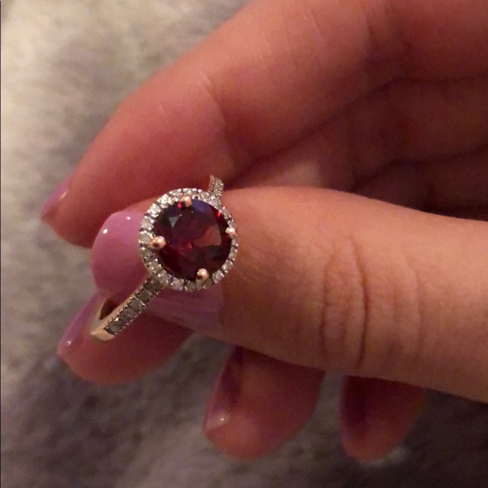 Garnet diamond ring